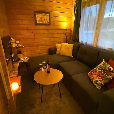 アパート Cozy I Blockhuette Im Nationalpark I ノイライヒェナウ